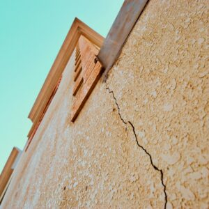 tratamento de fissuras em paredes